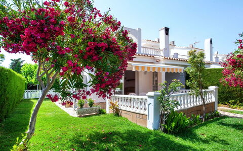 Montalt Vi: Plante, Fleur, Ciel, Bâtiment, La Nature, Fenêtre, Architecture, Lot Terre, Maison, Herbe