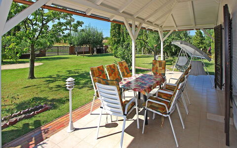 Grand Jardin: Propriété, Immobilier, Bâtiment, Maison, Meubles, Porche, Pièce, Patio, Ombre, Domicile