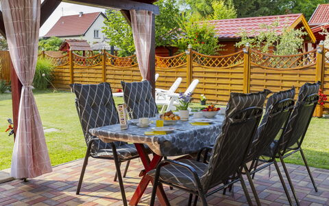 Hibiscus: Meubles, Mobilier De Jardin, Tableau De Plein Air, Chaise, Jardin, Arrière-Cour, Ombre, Patio, Tache De Bois, Pelouse