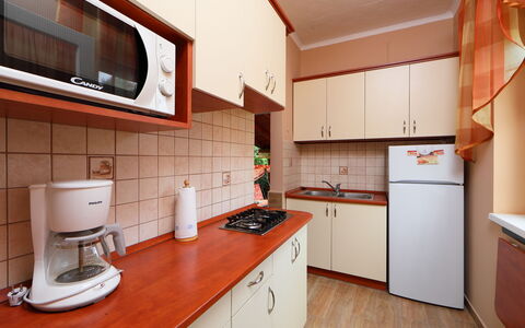 Hibiscus: Comptoir, Cabinetry, Meubles, Propriété, Appareil De Cuisine, Cuisinière, Cuisine, Bâtiment, Électroménager, Bois