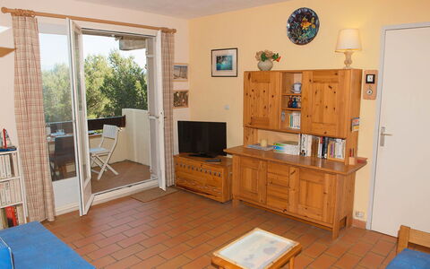 Saint Cyr sur Mer la Madrague 100: Pièce, Propriété, Meubles, Bâtiment, Maison, Immobilier, Sol, Design Intérieur, Salon, Domicile