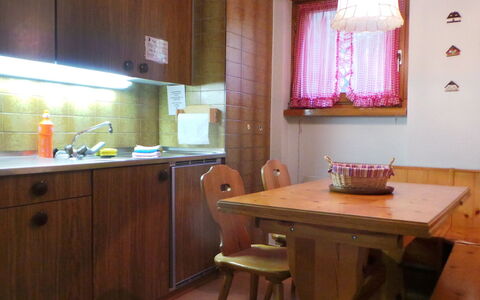 Memory: Pièce, Meubles, Propriété, Design Intérieur, Cuisine, Bâtiment, Cabinetry, Maison, Rideau, Sol