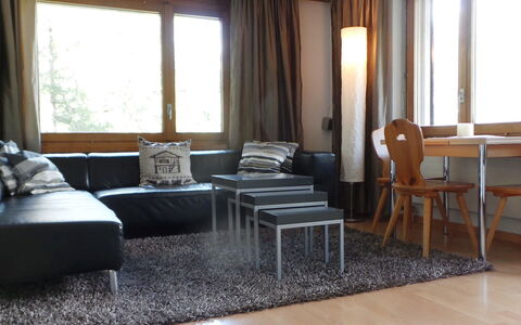 Memory: Pièce, Propriété, Meubles, Salon, Design Intérieur, Sol, Bâtiment, Table, Immobilier, Maison