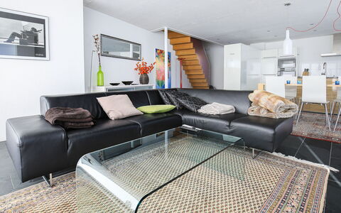 Melina: Canapé, Meubles, Propriété, Table, Canapé-Lit, Cadre, Confort, Salon, Rectangle, Design Intérieur
