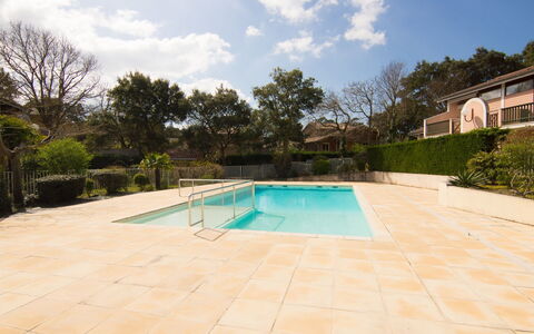 Le Gallia: Propriété, Piscine, Immobilier, Maison, Zone Résidentielle, Biens, Bâtiment, Domicile, Architecture, Vacances