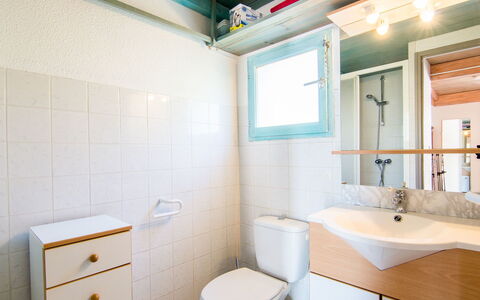 Le Gallia: Salle De Bains, Propriété, Pièce, Design Intérieur, Jaune, Maison, Bâtiment, Immobilier, Architecture, Mur