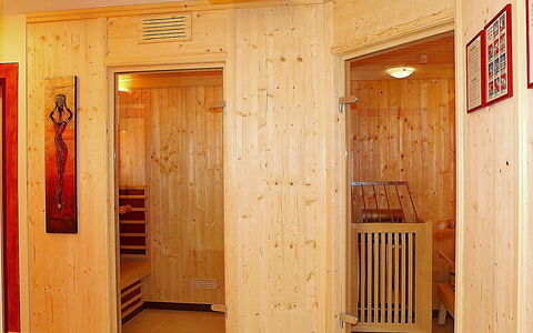 Mayrhofen 700: Propriété, Bois, Porte, Tache De Bois, Sol, Sol, Dur, Vernis, Plafond