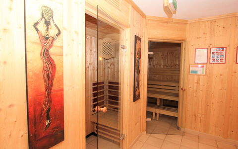 Mayrhofen 700: Bâtiment, Design Intérieur, Bois, Sol, Sol, Mur, Porte, Art, Salle