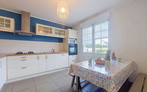 Sables Blancs: Sol, Design Intérieur, Meubles, Sol, Bois, Cabinetry, Comptoir, Plafond, Cuisine, Pièce