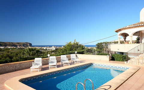 Sara: Piscine, Propriété, Immobilier, Maison, Bâtiment, Bleu Azur, Biens, Recours, Villa, Vacances