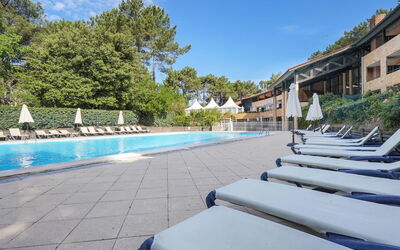 Lacanau 190: L'Eau, Ciel, Plante, Meubles, Piscine, Mobilier De Jardin, Ombre, Nuage, Bâtiment, Arbre