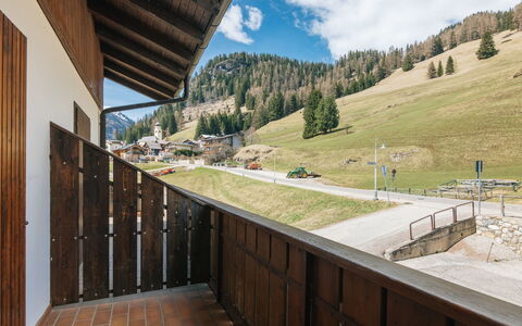 Canazei 700: Chaîne De Montagnes, Balcon, Vallée, Alpes, Crête, Ombre, Dur, Tache De Bois, Village De Montagne, Planche