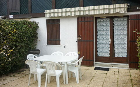 Capbreton 606: Propriété, Maison, Bâtiment, Table, Meubles, Immobilier, Pièce, Patio, Domicile, Chalet