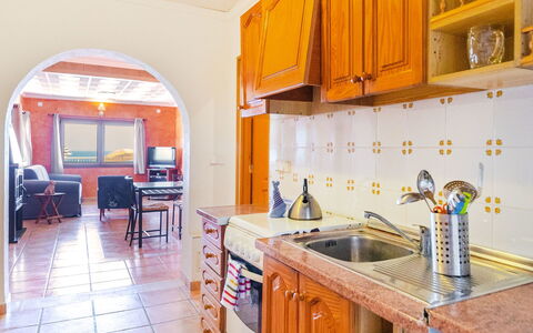 Cala Torta Na Lluny: Cabinetry, Evier, Comptoir, Propriété, Meubles, Évier, Robinet, Cuisine, Design Intérieur, Bois