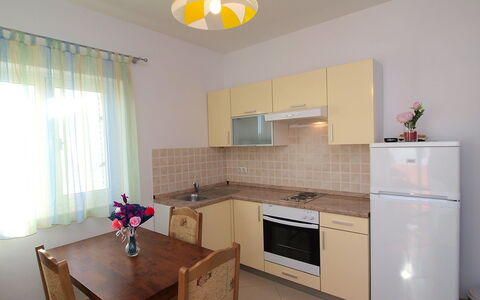Vodice 401: Pièce, Propriété, Meubles, Design Intérieur, Cabinetry, Bâtiment, Cuisine, Sol, Maison, Immobilier