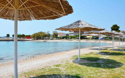 Vodice 401: L'Eau, Ciel, Plante, Bleu Azur, Ombre, Botanique, Arbre, Arecales, Loisir, Lac