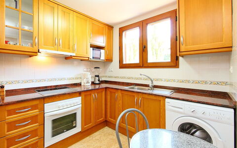 Balcon de Finestrat: Comptoir, Propriété, Cabinetry, Pièce, Meubles, Cuisine, Bâtiment, Design Intérieur, Immobilier, Maison