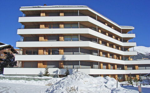 Promenade Wohnung 21: Bâtiment, Ciel, Propriété, Neige, Fenêtre, Design Urbain, Arbre, Condominium, Bloc Tour, Immobilier