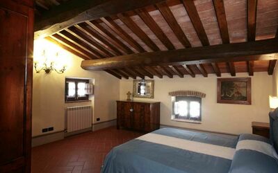 Viola: Pièce, Propriété, Bâtiment, Chambre, Meubles, Plafond, Faisceau, Design Intérieur, Immobilier, Architecture