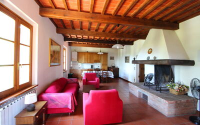 La Tramontana: Bâtiment, Pièce, Propriété, Salon, Design Intérieur, Meubles, Maison, Plafond, Grenier, Immobilier