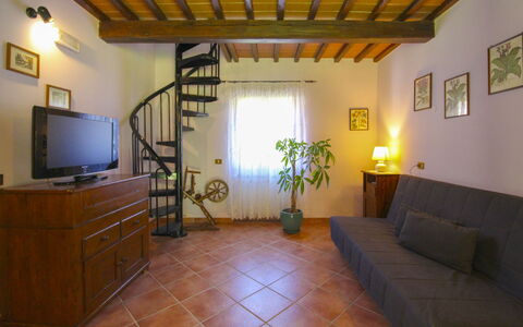 Le Balze: Sol, Design Intérieur, Meubles, Sol, Bois, Pièce, Plafond, Éclairage, Salon, Appartement