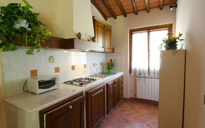 La Rosa: Propriété, Pièce, Bâtiment, Meubles, Cuisine, Maison, Design Intérieur, Immobilier, Cabinetry, Sol