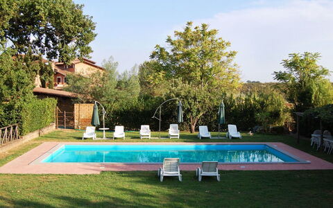 Casa Grion: Plante, Ciel, Propriété, Bâtiment, Arbre, Architecture, Nuage, Herbe, Piscine, Loisir