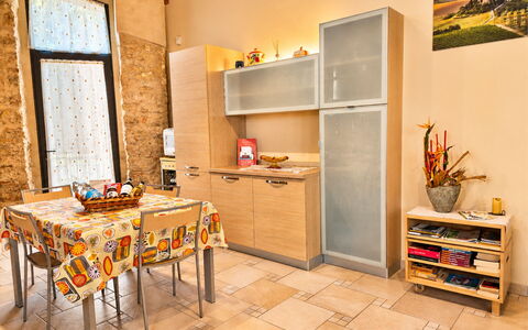 Pieve di Sant Ippolito: Meubles, Design Intérieur, Sol, Bois, Sol, Cuisine, Principaux Appliance, Pièce, Comptoir, Plafond
