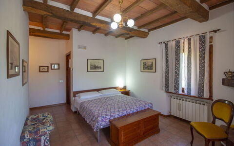 Casale Aiola: Meubles, Bois, Design Intérieur, Lit, Chambre, Sol, Pièce, Plafond, Sol, Drap De Lit