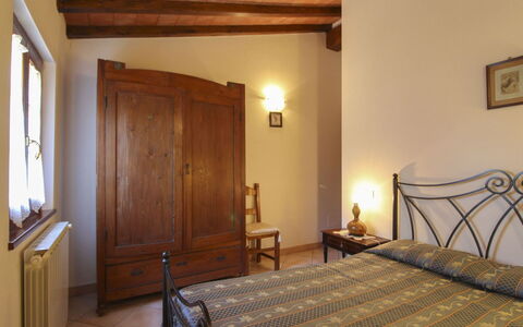 Il Viaggiolo: Meubles, Design Intérieur, Mur, Lit, Sol, Chambre, Bois, Sol, Plafond, Pièce