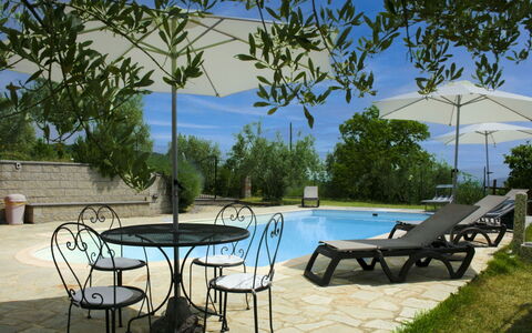 La Rogaia: Parapluie, Meubles, Mobilier De Jardin, Ombre, Chaise, Tableau De Plein Air, Pot De Fleur, Piscine, Conception, Plante D'Appartement