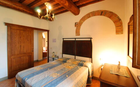 Casa Bella: Chambre, Lit, Pièce, Meubles, Propriété, Bâtiment, Drap De Lit, Cadre De Lit, Design Intérieur, Literie