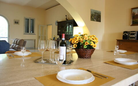 Poggio Falcone: Pièce, Propriété, Design Intérieur, Table, Salle À Manger, Meubles, Bâtiment, Immobilier, Maison, Salon