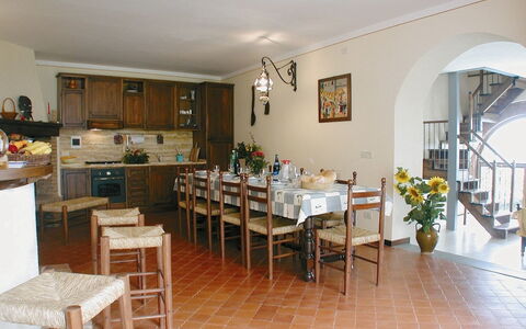 Villa Verniana: Pièce, Propriété, Bâtiment, Meubles, Salle À Manger, Sol, Maison, Design Intérieur, Immobilier, Table