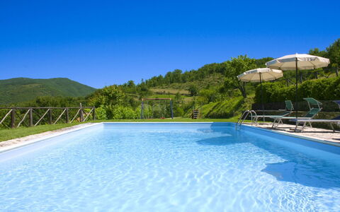 Borgo Antico: Piscine, Colline, Chaîne De Montagnes, Recours, Eco Hôtel, Mobilier De Jardin, Vallée, Crête, Ville Resort, Balancelle