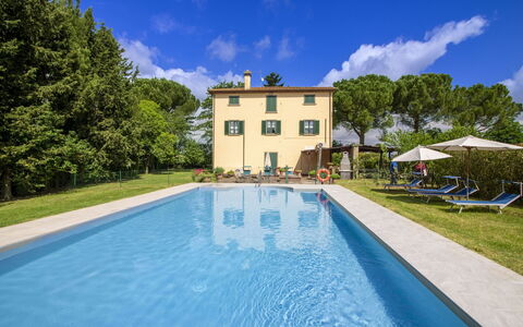 Villa Cantagallo: Piscine, Biens, Jardin, Loisir, Mobilier De Jardin, Hacienda, Pelouse, Villa, Cour, Aménagement Paysager