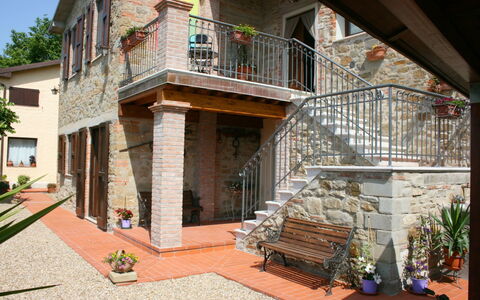 Agriturismo Arcobaleno: Plante, Bâtiment, Fenêtre, Pot De Fleur, Escaliers, Porte, Maison, Design Intérieur, Arbre, Plante D'Appartement