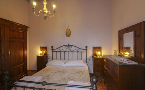 Agriturismo Ca di Vestro: Meubles, Design Intérieur, Chambre, Lit, Bois, Sol, Sol, Plafond, Pièce, Tiroir