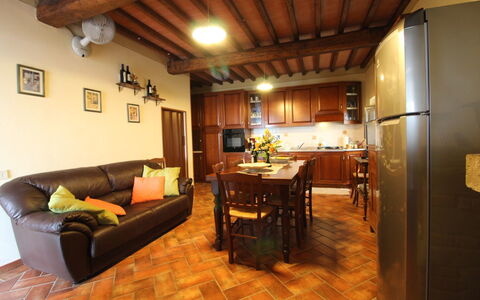Agriturismo Ca di Vestro: Pièce, Propriété, Bâtiment, Design Intérieur, Meubles, Salon, Sol, Maison, Immobilier, Dur