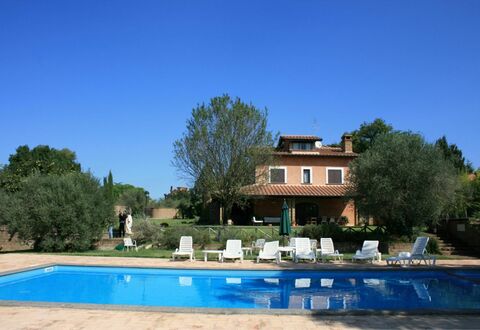 Villa Iris: Ciel, L'Eau, Bâtiment, Plante, Propriété, Fenêtre, Arbre, Maison, Piscine, Lot Terre