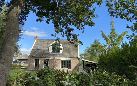 Wieringen 100: Ciel, Plante, Bâtiment, Fenêtre, Nuage, Arbre, Paysage Naturel, Maison, Chalet, Herbe