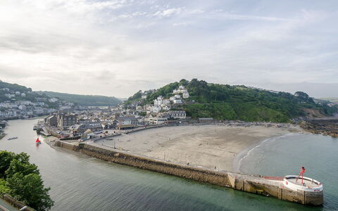 Looe 107: L'Eau, Nuage, Ciel, Plante, Arbre, Lac, Banque, Design Urbain, Montagne, Paysage