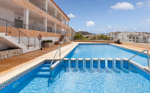 Cima del Mar: Nuage, L'Eau, Ciel, Bâtiment, Ressources En Eau, Jour, Bleu, Bleu Azur, Bateau, Arbre