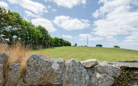 1 School Cottages: Mur, Mur De Pierre, Roche, Ciel, Herbe, Famille Grass, Arbre, Nuage, Paysage, Ruines
