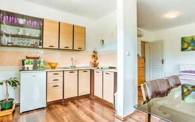 Logement:&nbsp;Karmen 104.1