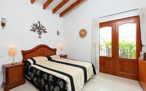 Esperanza: Chambre, Lit, Pièce, Meubles, Propriété, Drap De Lit, Plafond, Cadre De Lit, Literie, Design Intérieur
