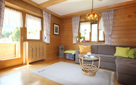 Arlberg: Pièce, Meubles, Propriété, Design Intérieur, Bâtiment, Salon, Plafond, Sol, Maison, Domicile