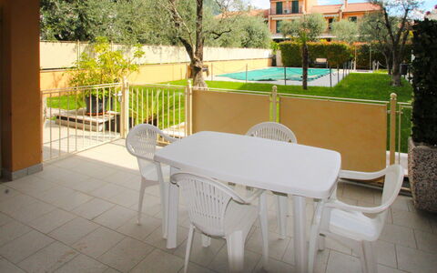 Il Piccolo: Propriété, Meubles, Pièce, Table, Maison, Immobilier, Bâtiment, Design Intérieur, Sol, Architecture