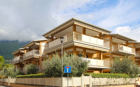 Il Piccolo: Bâtiment, Propriété, Zone Résidentielle, Maison, Architecture, Immobilier, Domicile, Usage Mixte, Appartement, Condominium