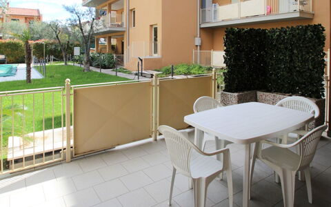 Il Piccolo: Propriété, Bâtiment, Immobilier, Maison, Pièce, Meubles, Appartement, Balcon, Sol, Table